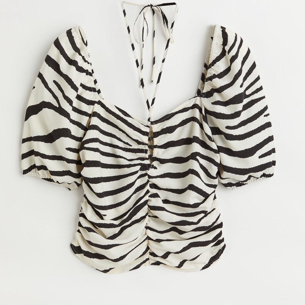 Crème zebra 🦓 patterned H&M Blouse sz Large